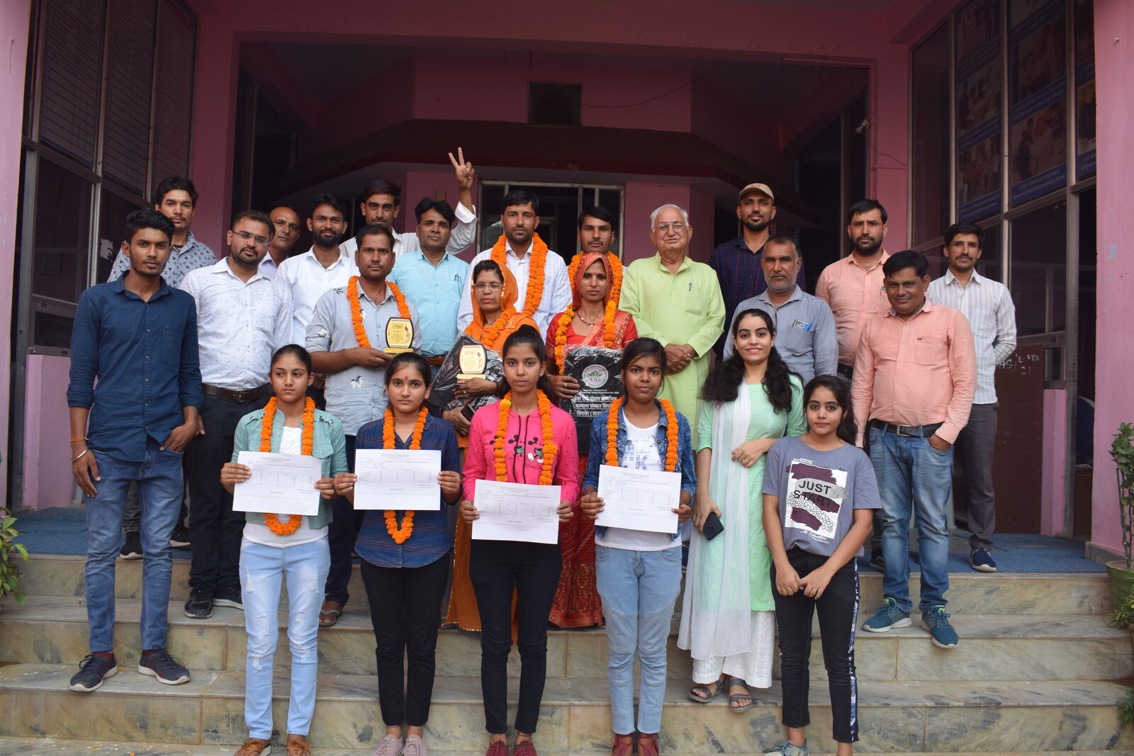Students and guests at a KGI scholarship felicitation ceremony
